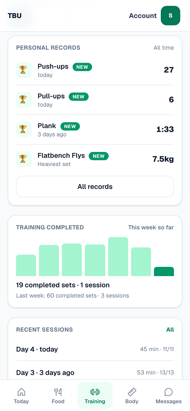 The training screen on a phone showing personal records for push-ups, pull-ups and plank, and a bar chart of completed sets by week